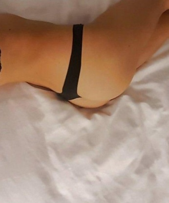 Я креативная и нежная, готовая подарить тебе незабываемые моменты нашей встречи. Я опытная и знаю, как доставлять удовольствие своим клиентам. Возможностей у меня множество: классика, оральный секс, анал – все это доступно для тебя. Я живу в Москве и готова встретиться с тобой в любом удобном для тебя месте. У меня есть отличные отзывы от довольных клиентов, которые подтверждают мою профессиональность. В моем арсенале – фото, которые помогут тебе убедиться во всех моих прелестях. Так что не медли, напиши мне и мы воплотим все твои фантазии. ❤️🔥 6945, 19 лет